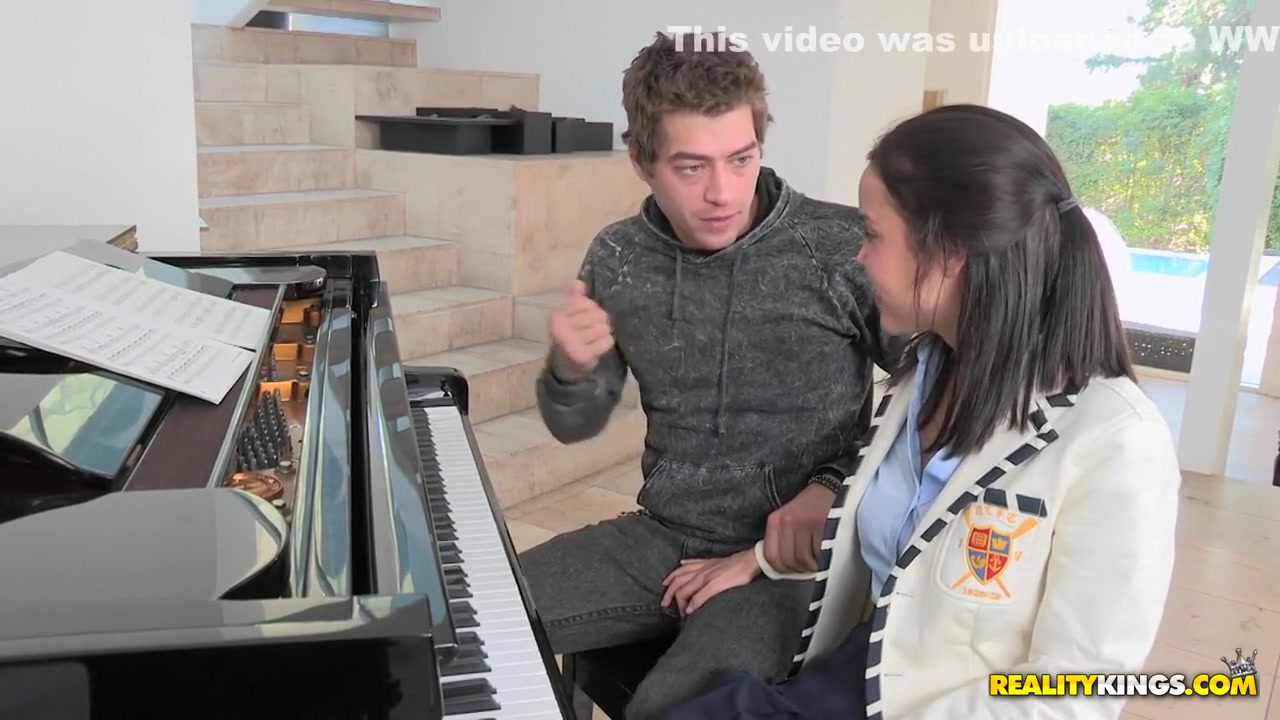 18 year old horny pianist