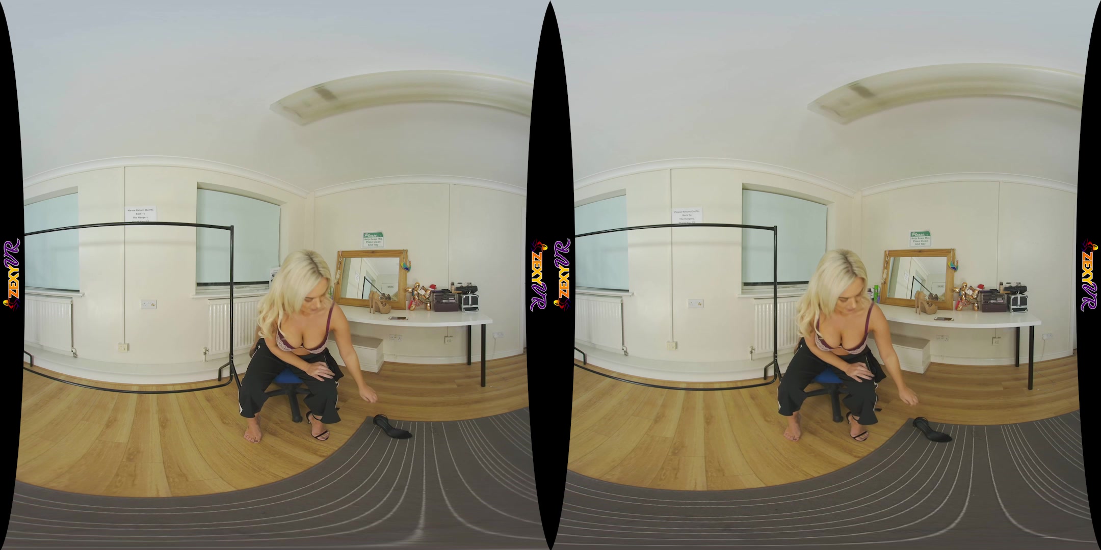 Reflections featuring Louise - ZexyVR