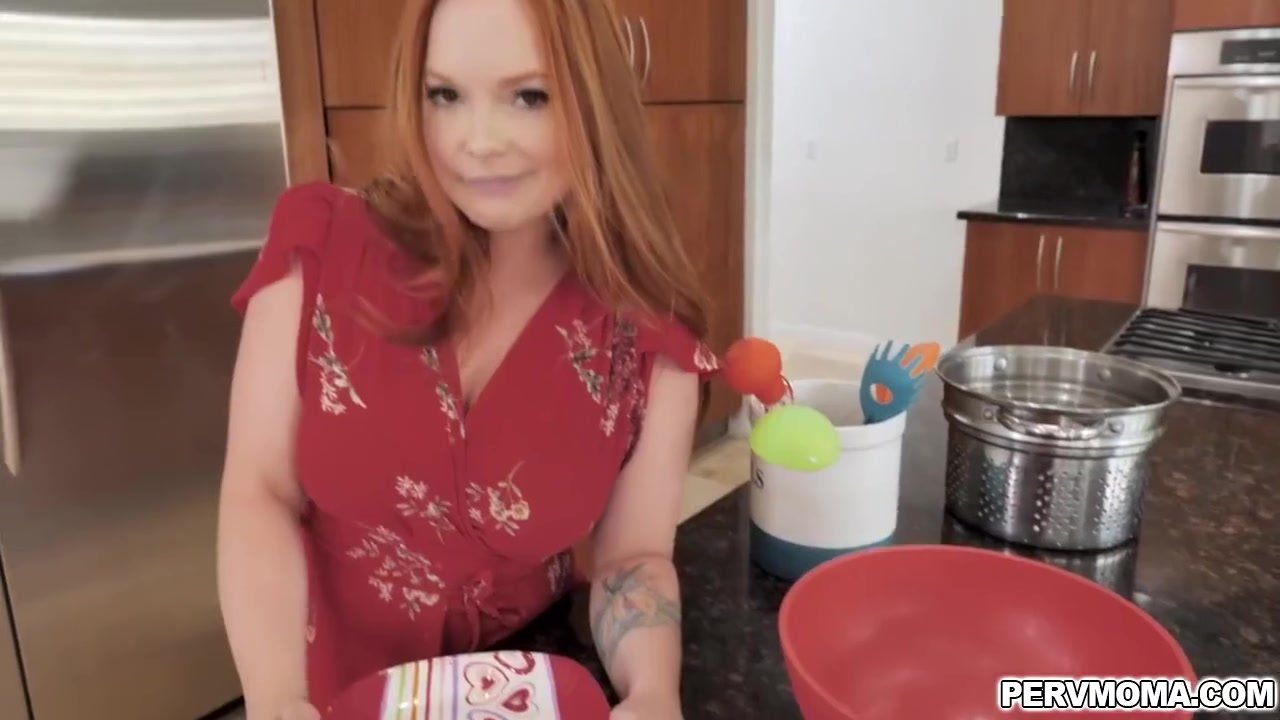 Supportive Milf Gave Stepson A Blowjob - Summer Hart