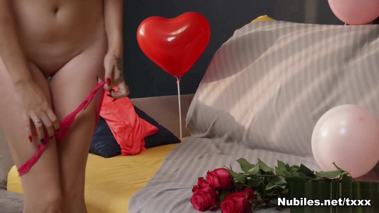 A Gift For You - Queenlin - Nubiles