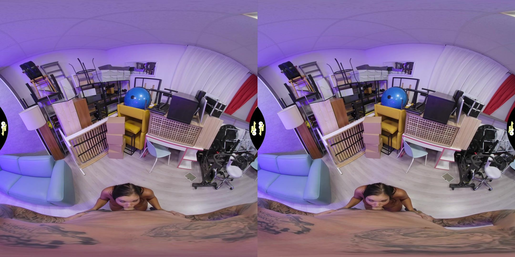 Sex in Storage - SqueezeVR