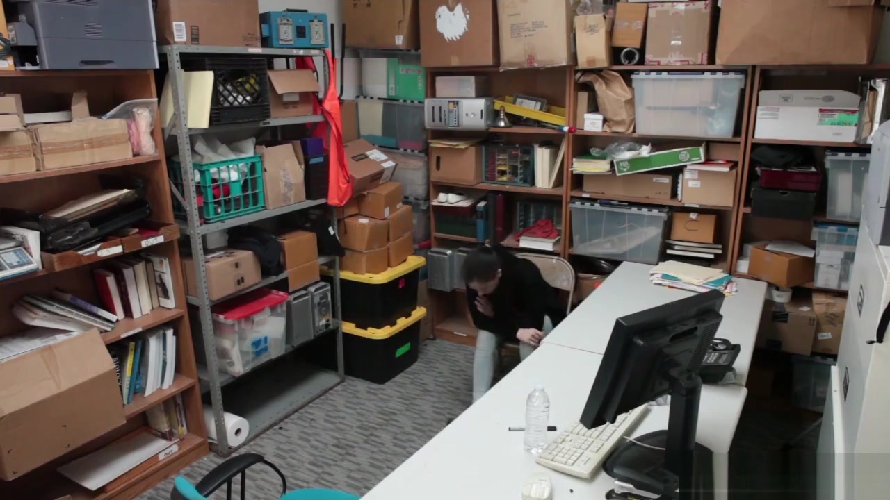 Shoplyfter Bobby Dylan fucked by the hearing person