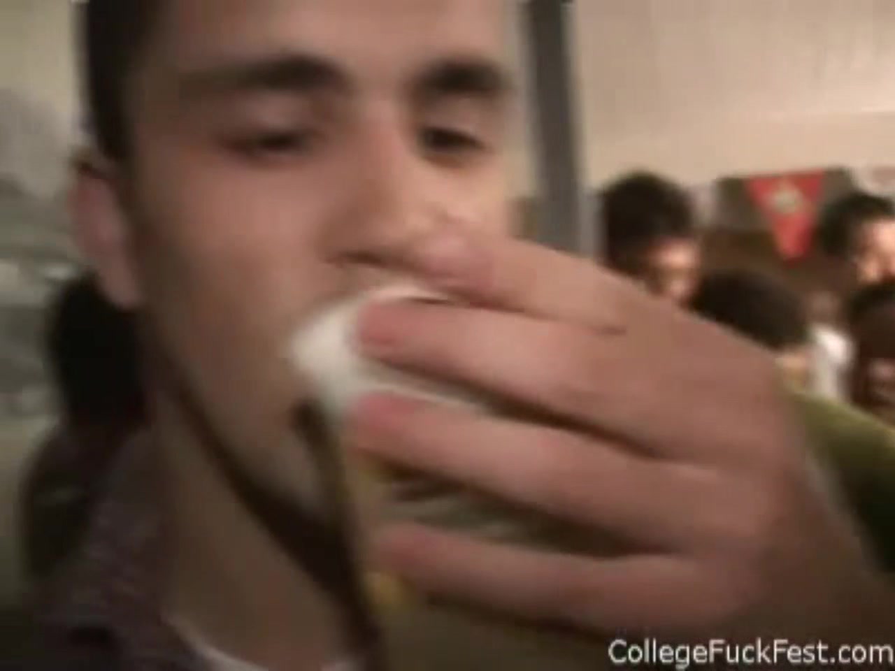 Cute teen 18+ lesbo licks college pussy