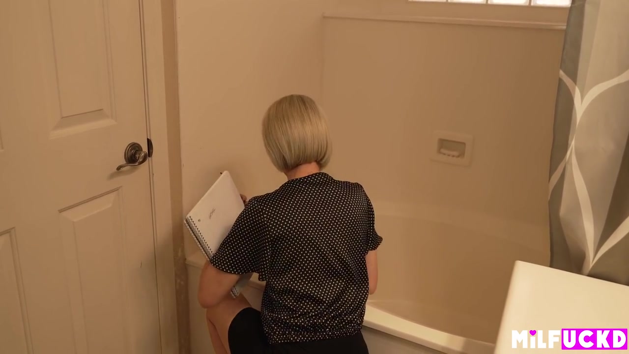 Realtor Seals The Deal With Hot New Client