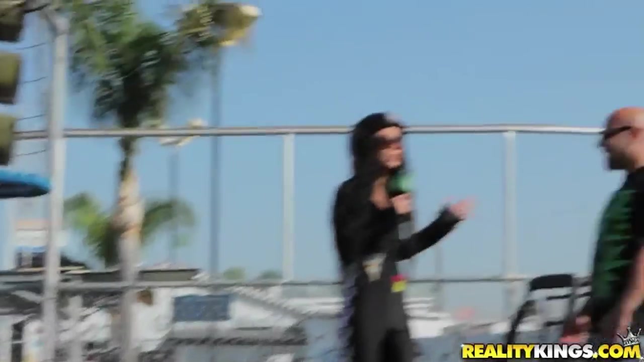 Amateur girls check out fuck machine on the street