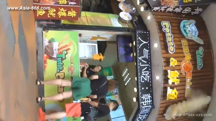 chinese girls go to toilet.145