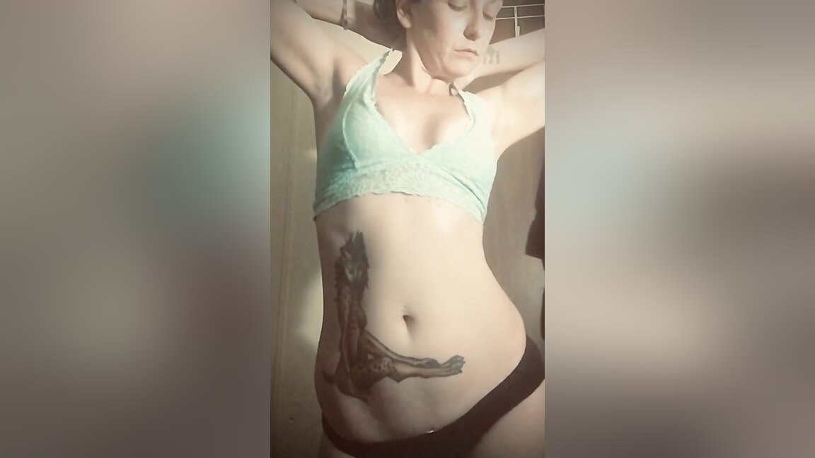 Sexy Girlfriend Striptease - Ladythetramp