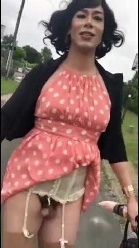 Maeva Outdoor Tgirl flashing