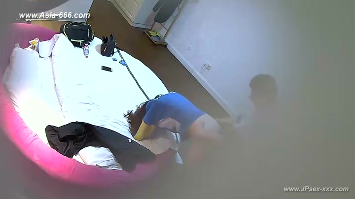 Hackers use the camera to remote monitoring of a lover's home life.173