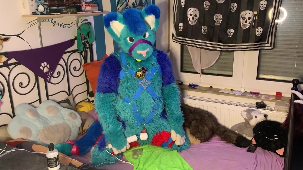 Aeko Teasing Pawing And Cumming
