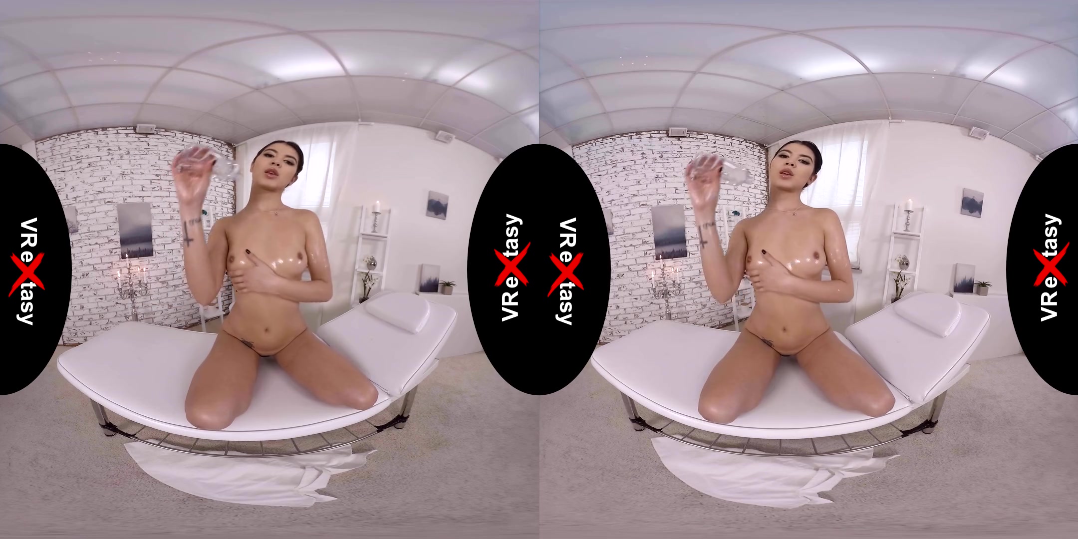 Lady Dee Solo - Stunning Babe Oiled Up Solo Masturbation