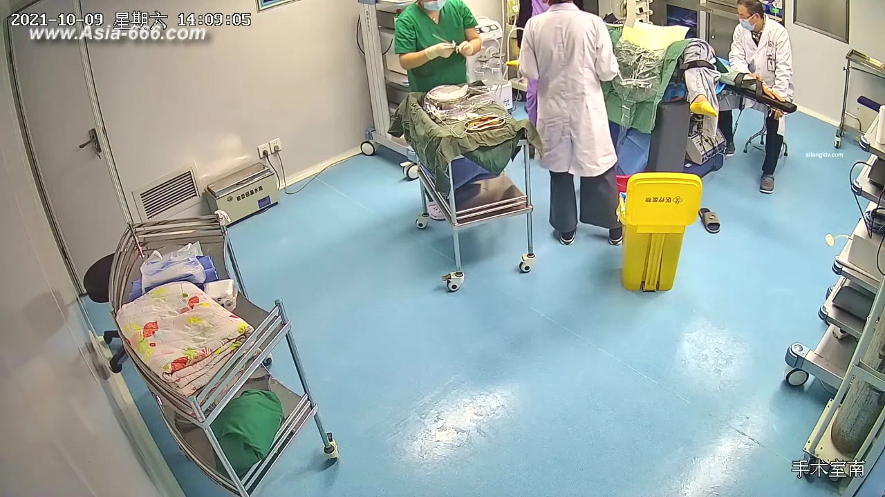Peeping Hospital patient.13