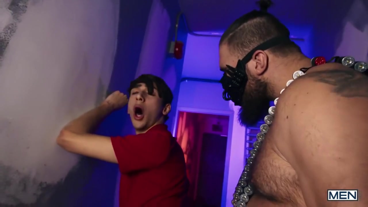 Burly Hero Fucks A Thankful - Foxy Alex And Chuck Conrad