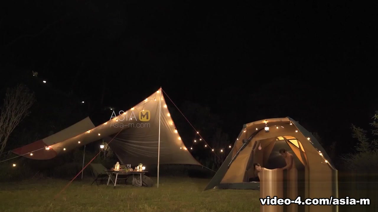 Exhibitionist Camp Sex EP2 MTVQ19-EP2 / 野外露初EP2 - ModelMediaAsia