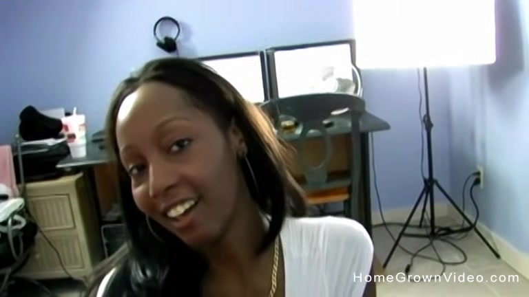 Amateur black cutie stuffed by a big black cock