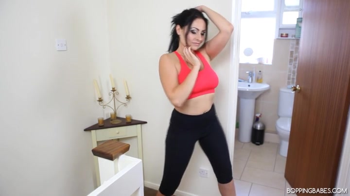Sophia Delane - Queue For The Shower - BoppingBabes