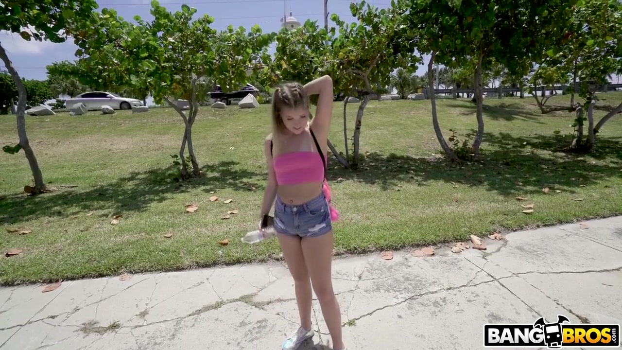 Undercover Freak From Oklahoma In 4k - Katie Sloane
