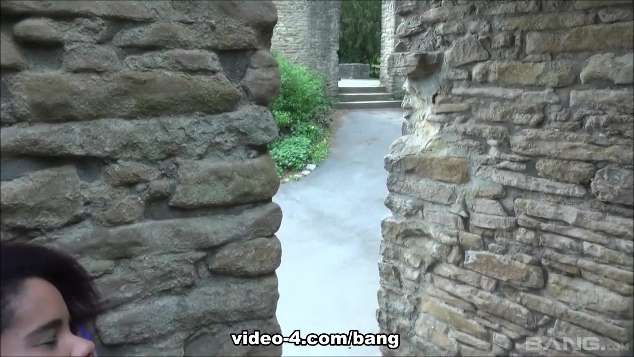 Lara Fucks Don In A Public Park And Gets Off On Possibly Getting Caught - BANG!