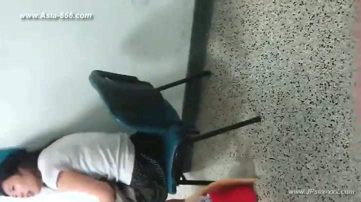 chinese girls go to toilet.69