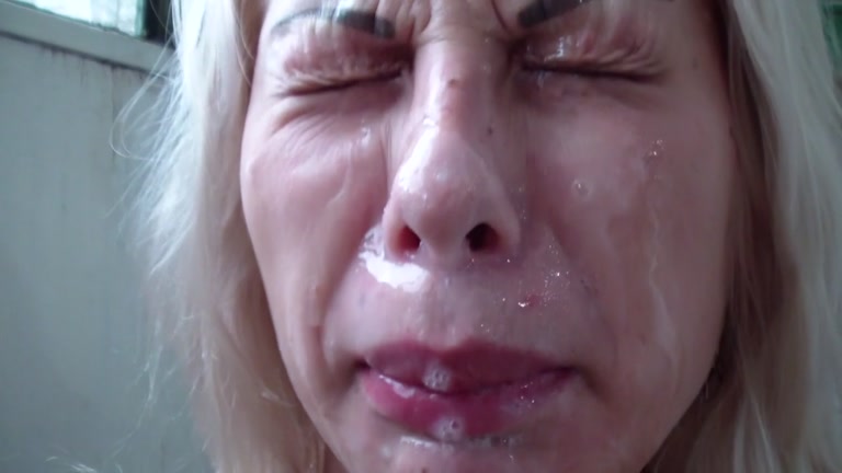Pair non-professional copulates golden-haired gf and explodes on her face