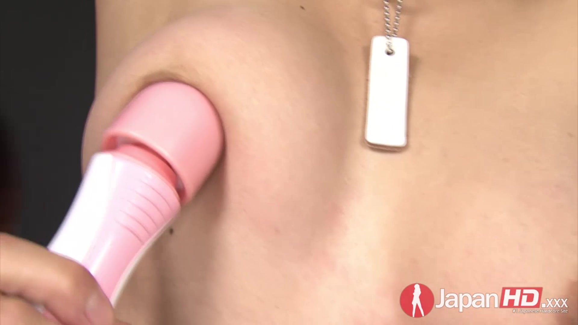 Sexy Japanese babe squirting and moaning