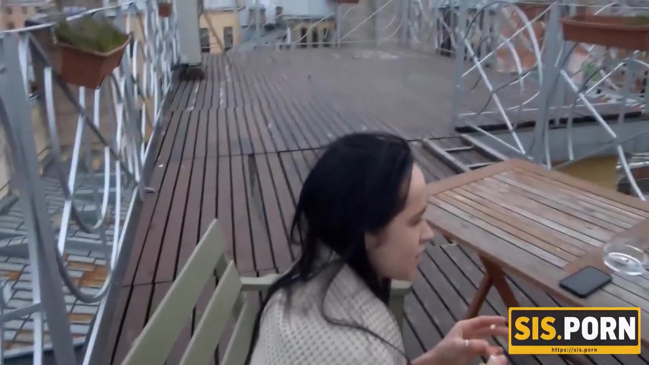 Guy Catches Stepsister Smoking And Fuck Her Into Quick Sex 11 Min