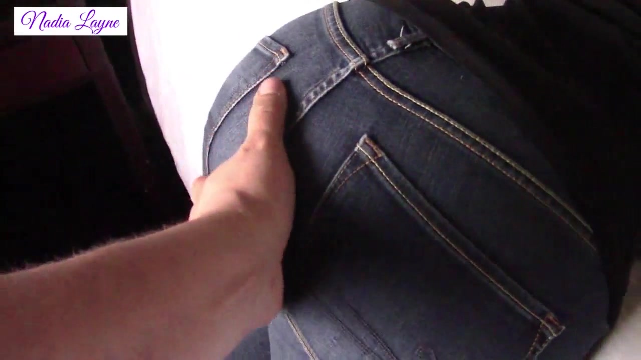 Milf's Big Booty In Jeans Gets Rubbed