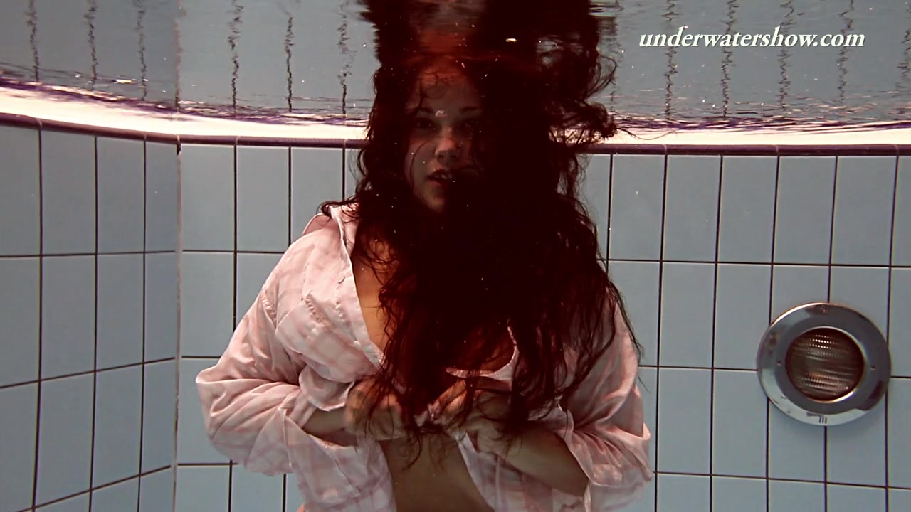 UnderwaterShow Video: Paulinka