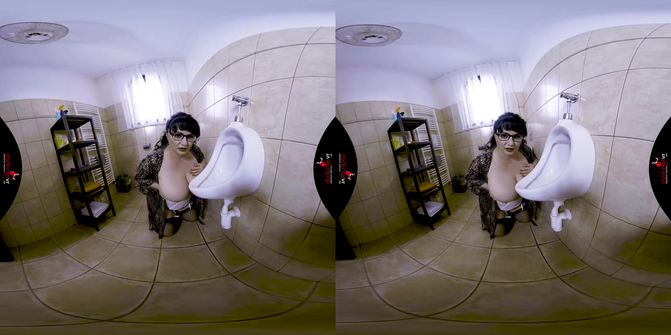 Pissing starring Mistress Sarah