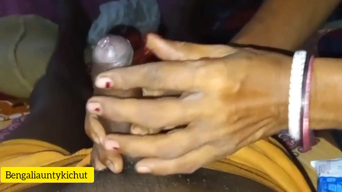 Bengali Desi Wife Ko Barish Ke Time Mein Doggy Style Mein Chudai Kiya By Bengaliauntykichut