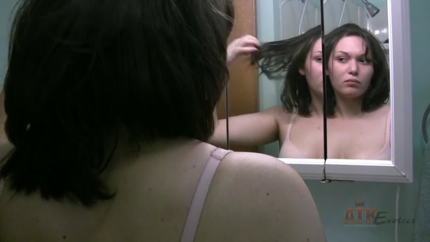 Marie - Shaving Movie