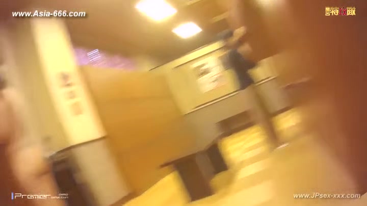japanese public bathroom changeroom.***