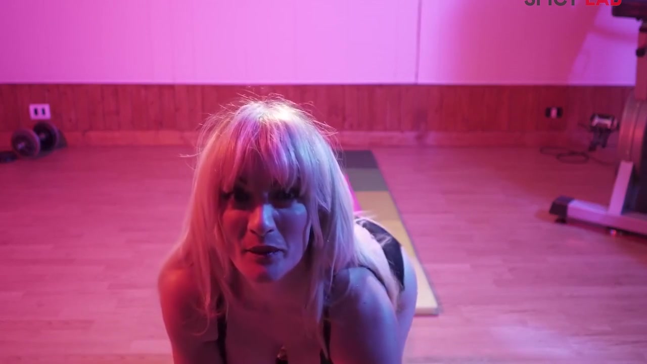 Mary Rider And Capitano Eric - Sex And Gym Have Analsex In The Gym With