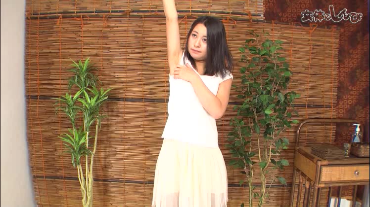 The woman who responds to the directions indifferently deadpan - Fetish Japanese Video
