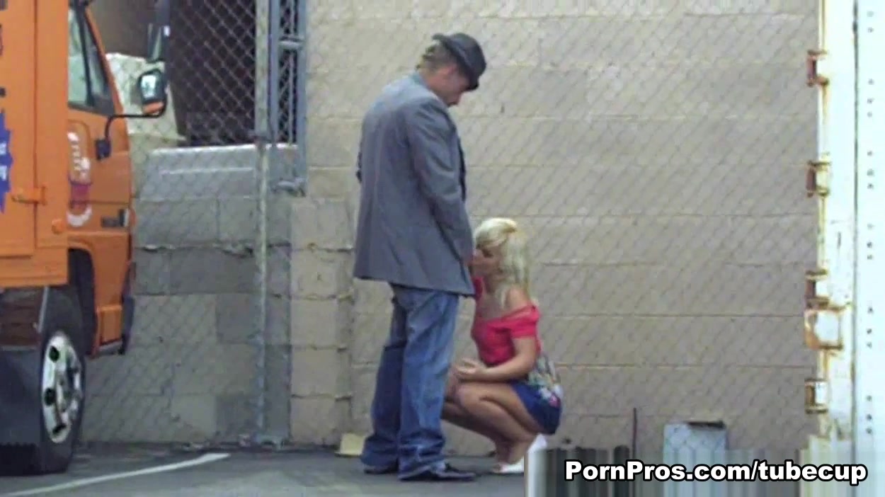 Parking Lot Blonde Blowjob - PornPros