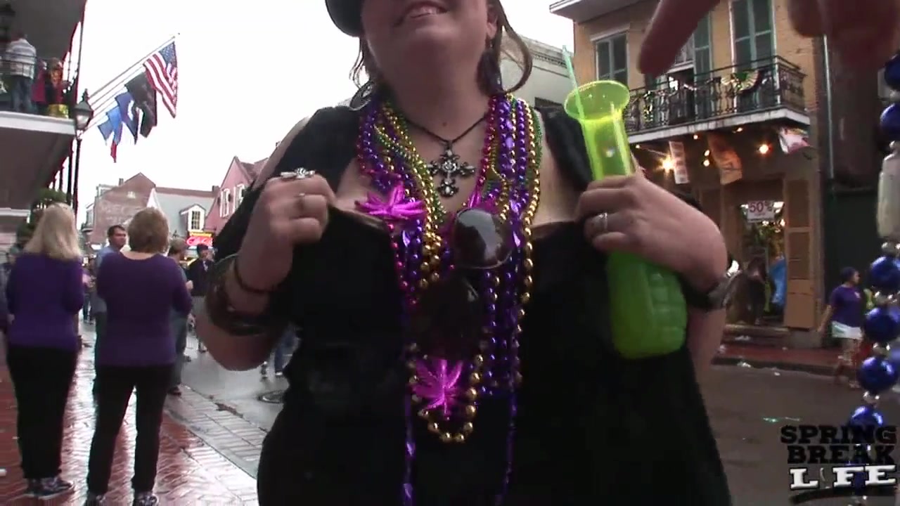 Mardi Gras Chicks on Bourbon Street - SpringbreakLife