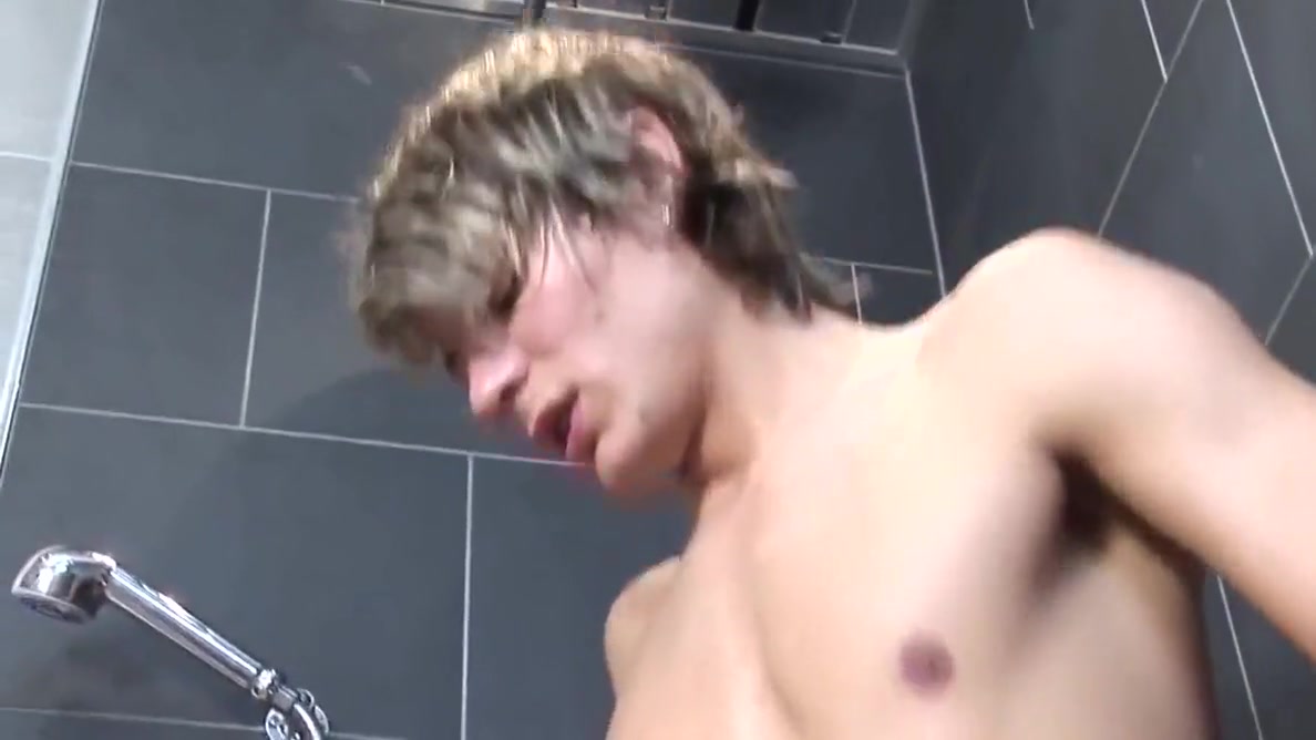Hot Shower For 2 Gay In Love