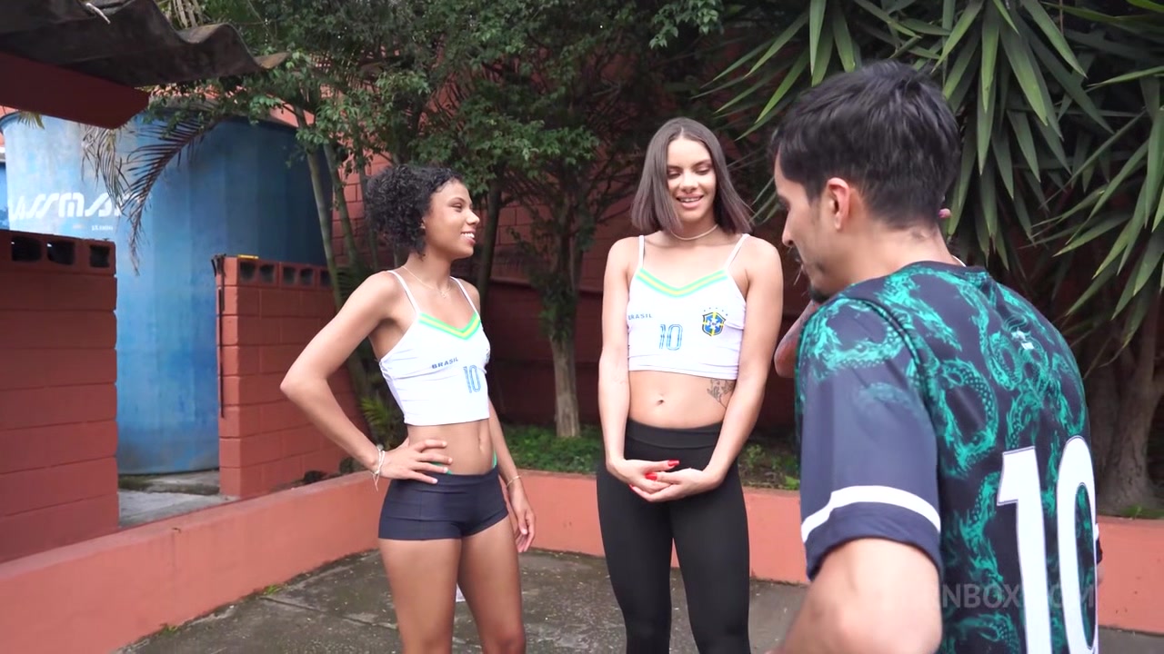 Cute Brazilian Debora Andrade Cheats And Gets Fucked On World