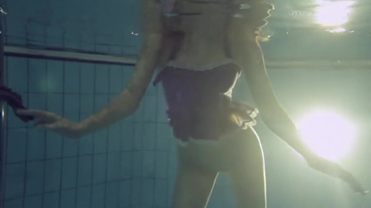 Blue Dressed Duna Bultihalo With Big Tits In The Pool