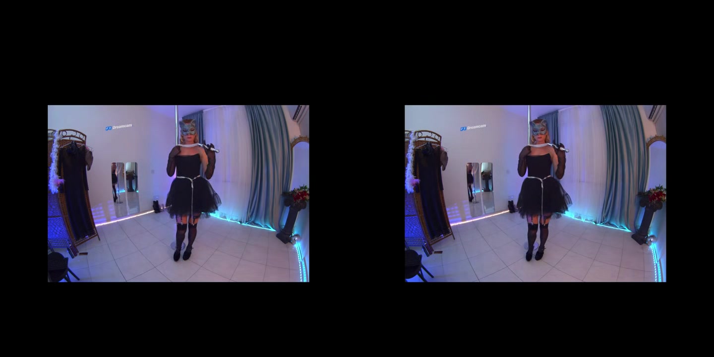 Amazing Blonde Dances A Pole Dance