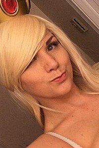 Samantha Dee