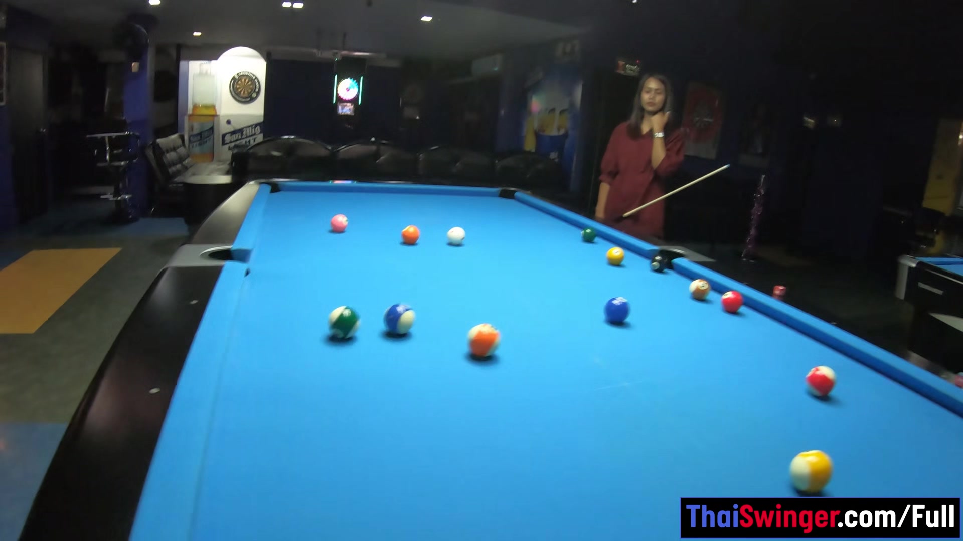 Perfect ass Thai bargirl has a massage blowjob for her customer