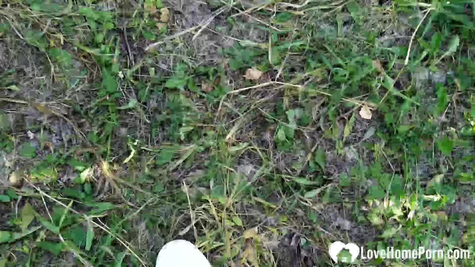 Fucking a sexy cutie outdoors in doggy