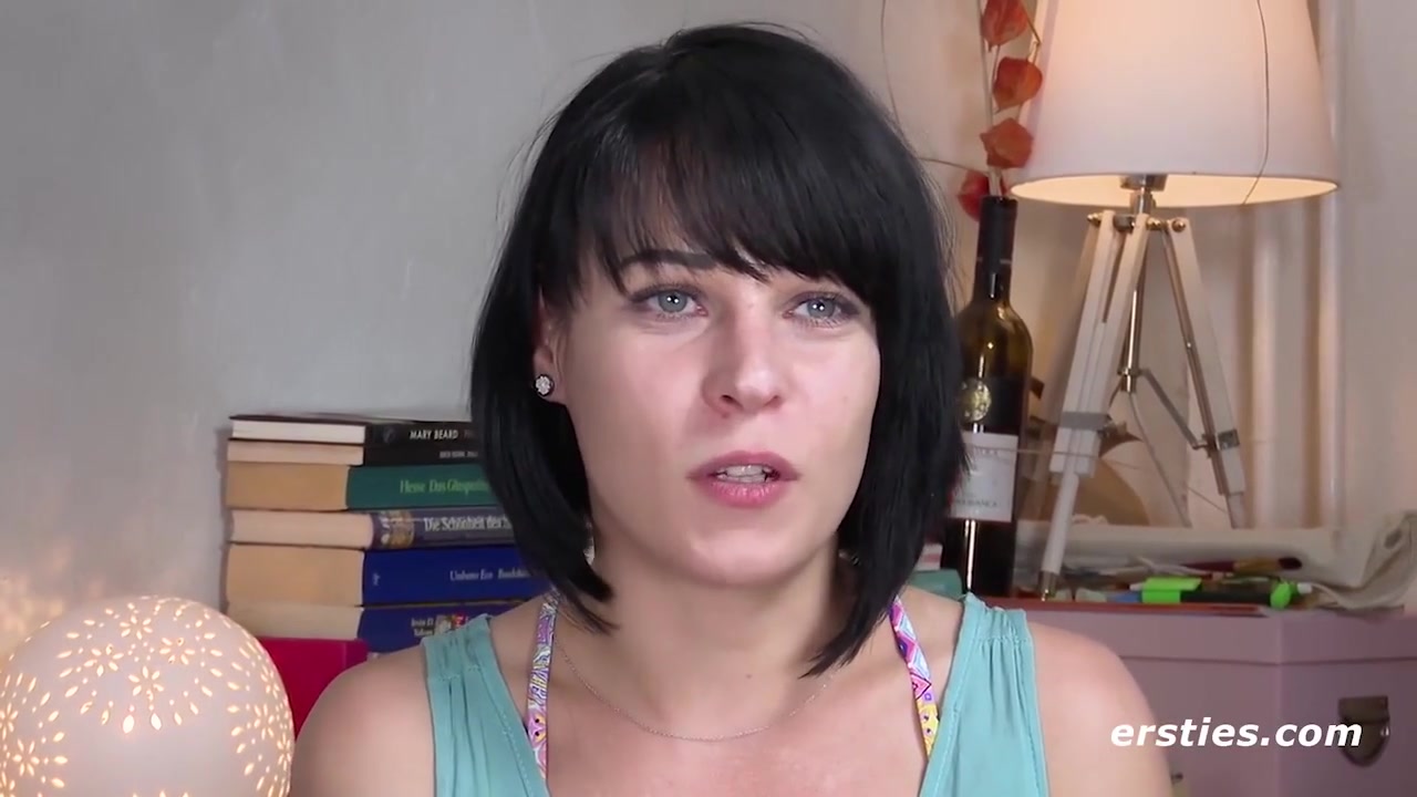 Studentin Aus Berlin Verwohnt Ihre Muschi Mit Dildo