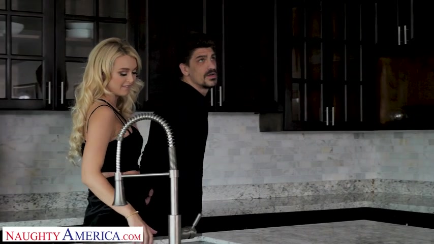Real-State Agent Gets A Special Offer From Brenda - watchyourwife