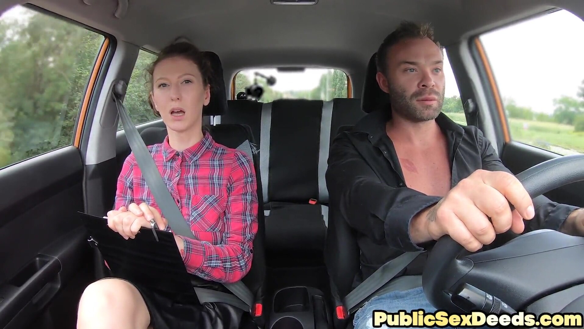 Hairy cougar pusssyfucked in the car