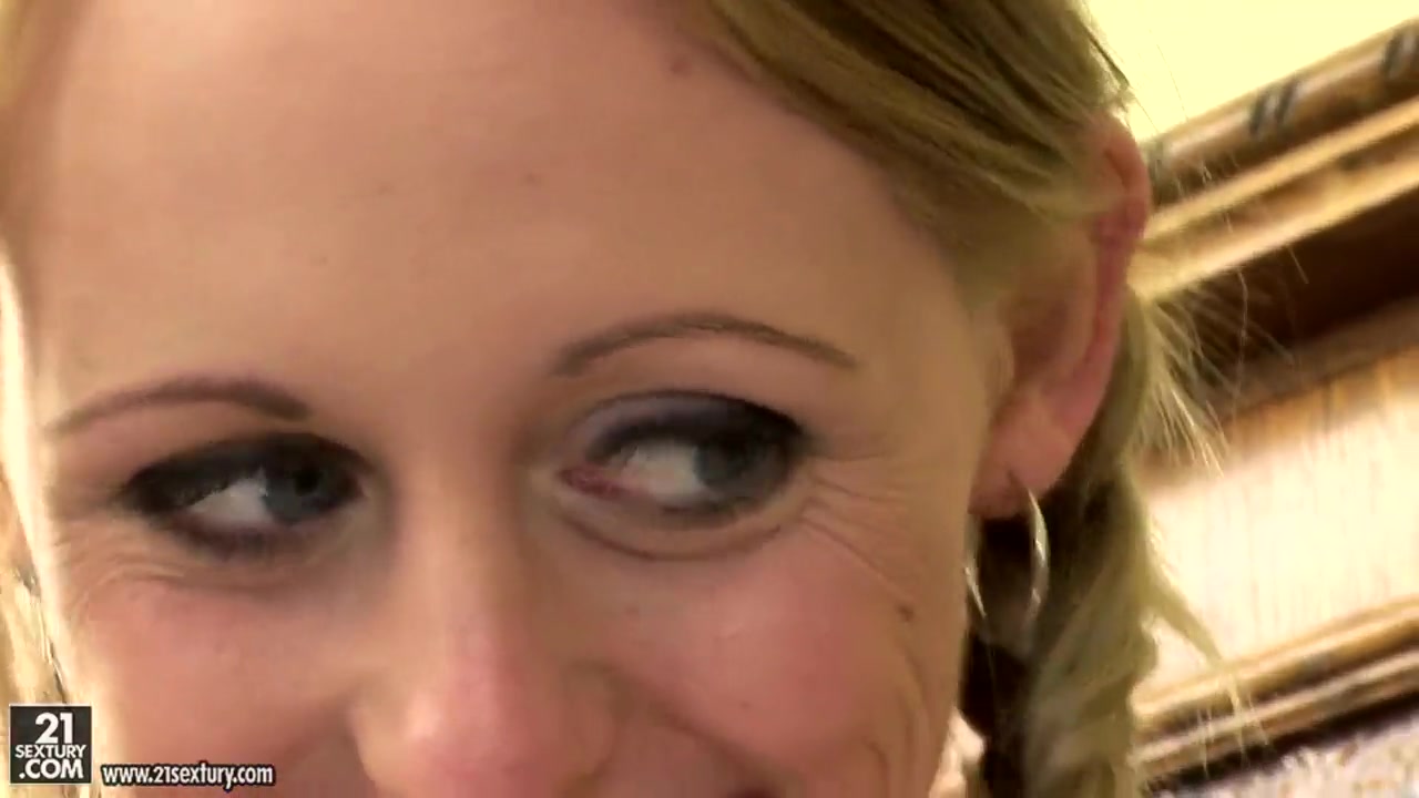 Young Jenni adores to bang with her mature friend