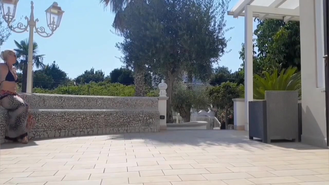 Selenas Outdoor Dancing Posing In Heels