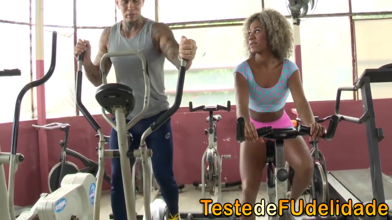 Corno Manso Assistiu Sua Esposa Dando Cu Pra Outro Macho 5 Min - Morena Gostosa