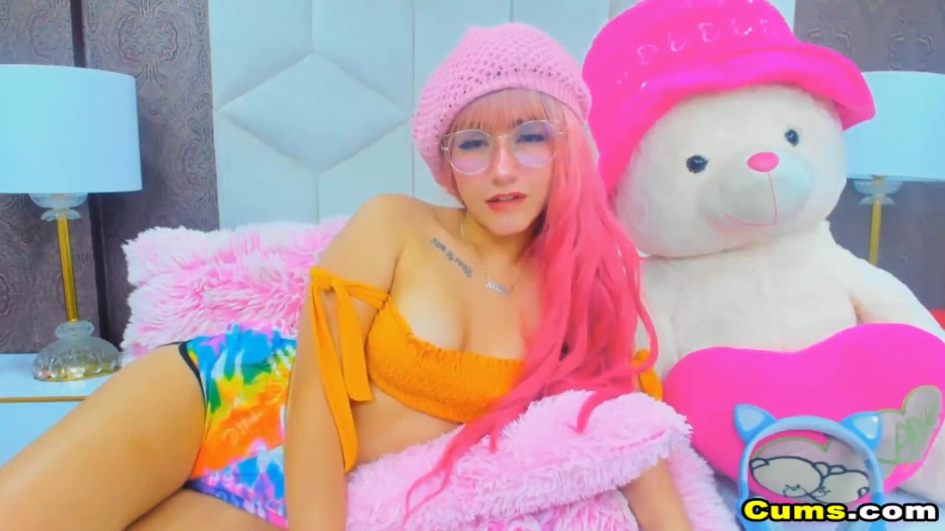 Cute Babe Sucking Her Big Toy